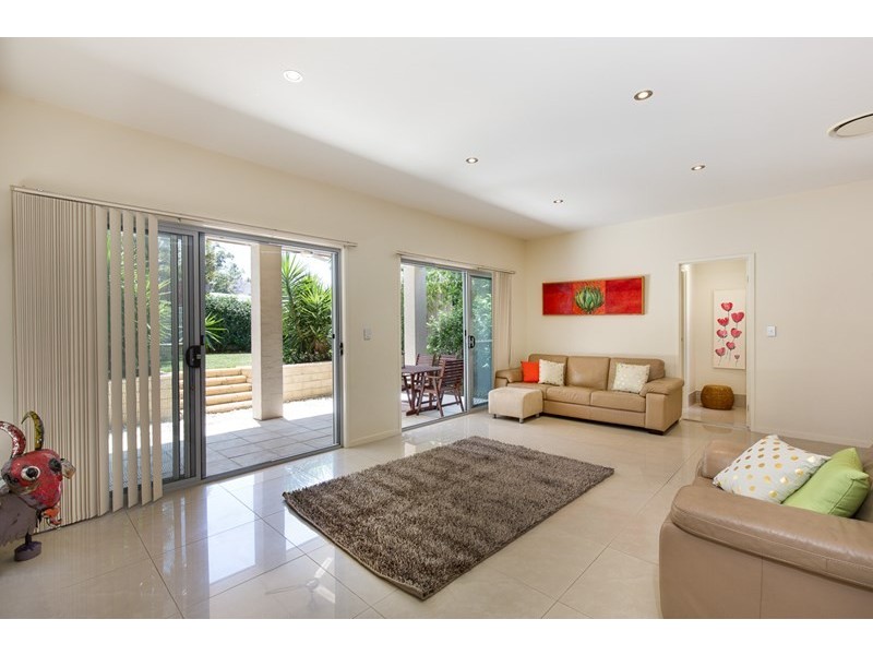 30 Melbourne Avenue, Camp Hill QLD 4152