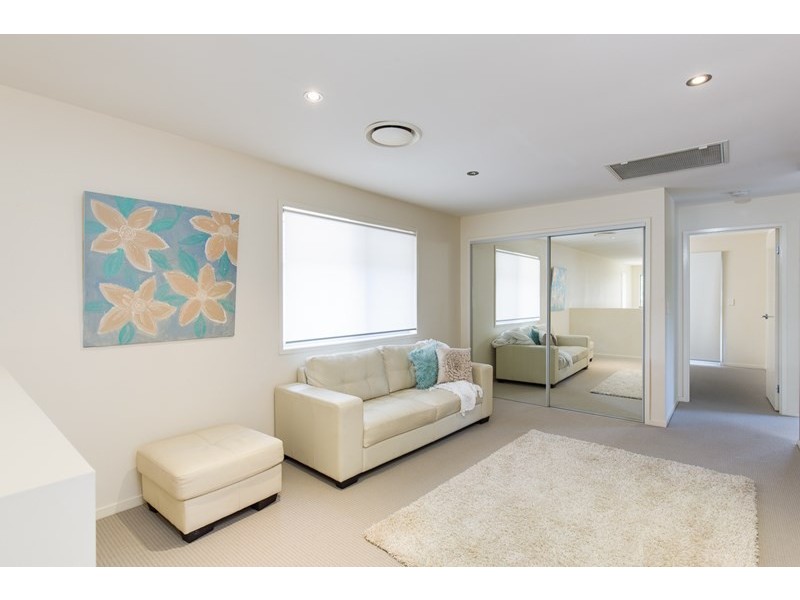 30 Melbourne Avenue, Camp Hill QLD 4152