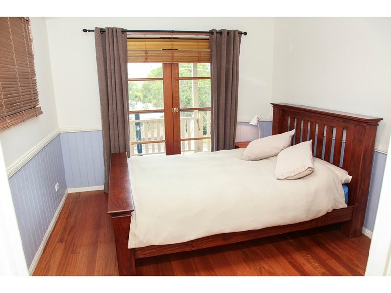198 Cliveden Avenue, Corinda QLD 4075