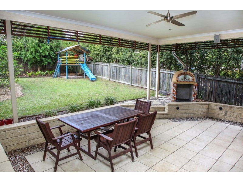 198 Cliveden Avenue, Corinda QLD 4075