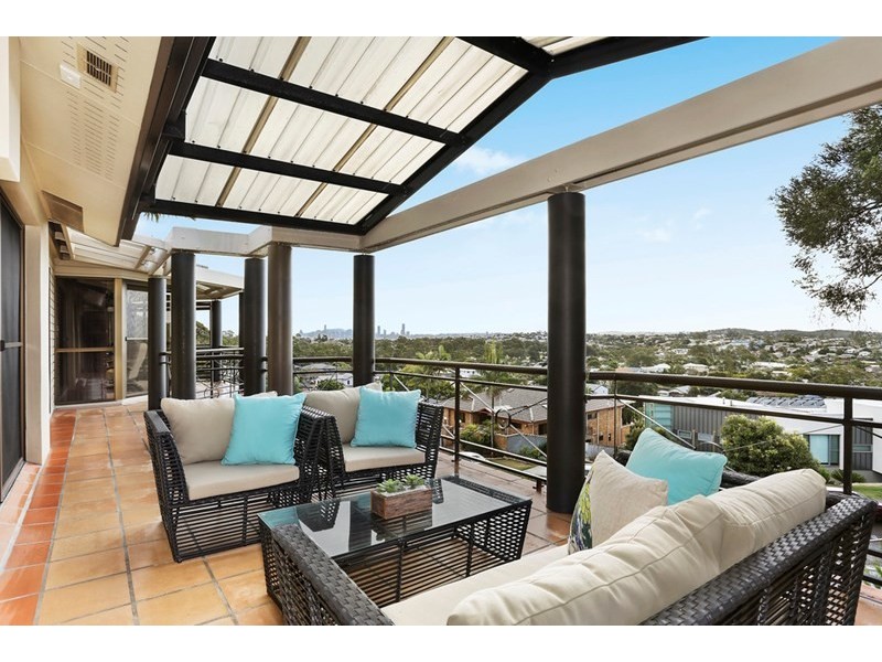 1 Pine Mountain Court, Carina Heights QLD 4152