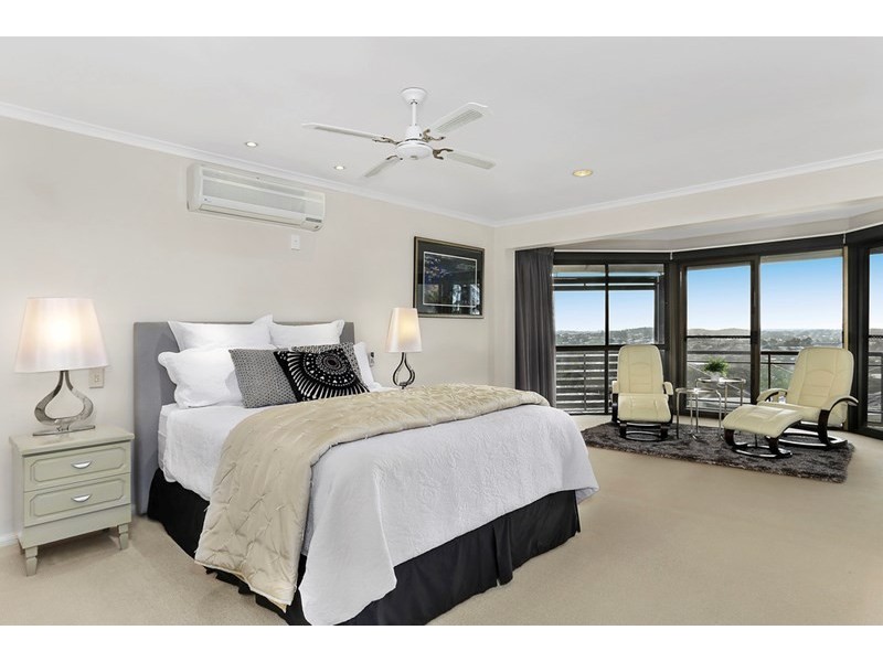 1 Pine Mountain Court, Carina Heights QLD 4152