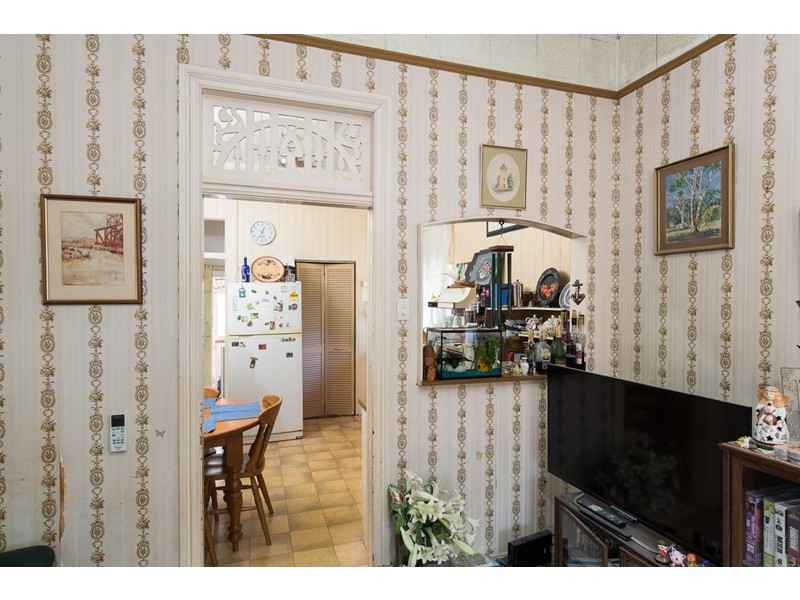 11 Marsh Street, Cannon Hill QLD 4170