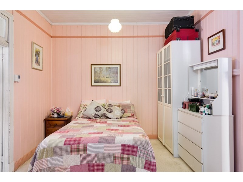 11 Marsh Street, Cannon Hill QLD 4170