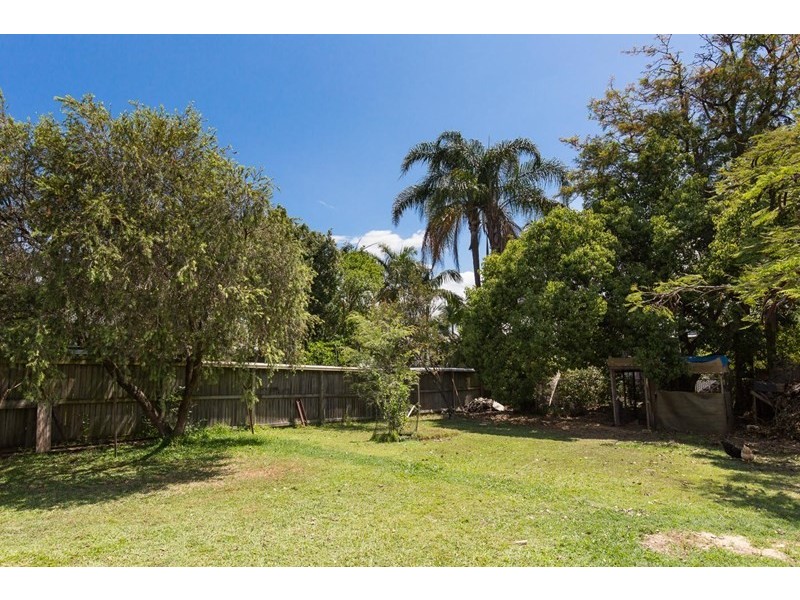 11 Marsh Street, Cannon Hill QLD 4170