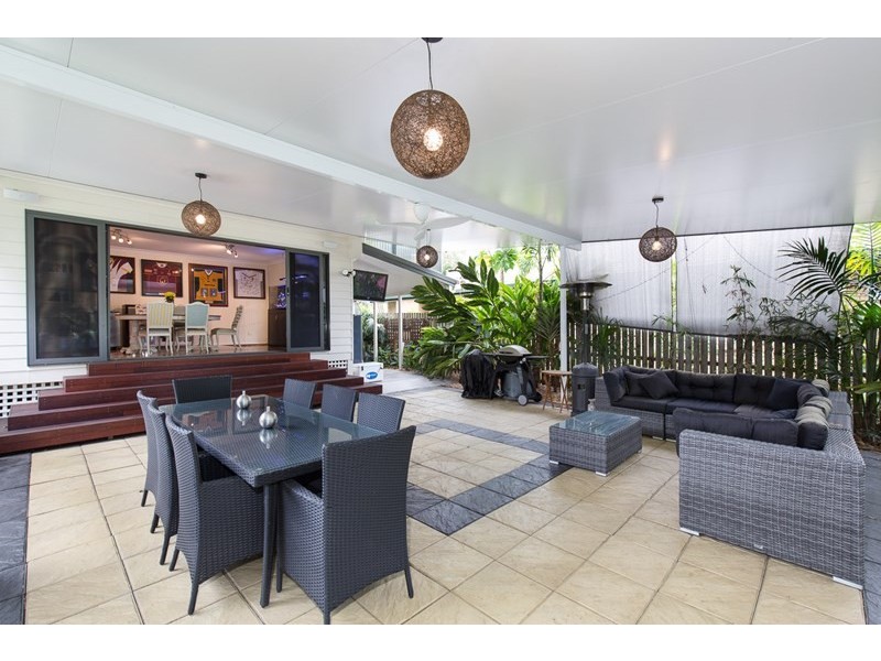 10 Langham Street, Tarragindi QLD 4121