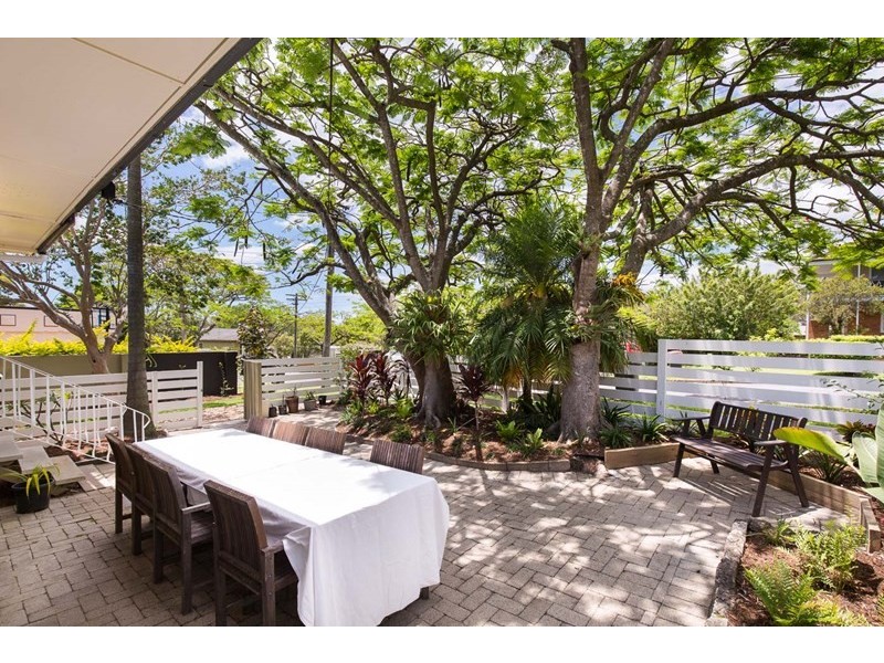 9 Cecile Street, Balmoral QLD 4171