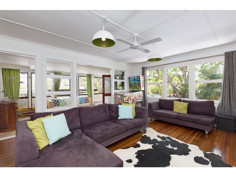 9 Cecile Street, Balmoral QLD 4171