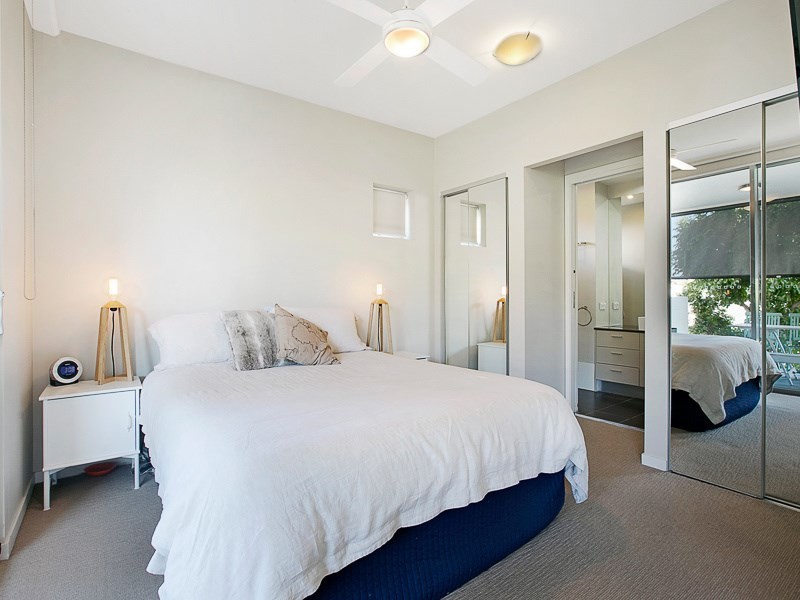 11/18 Riverbend Place, Bulimba QLD 4171