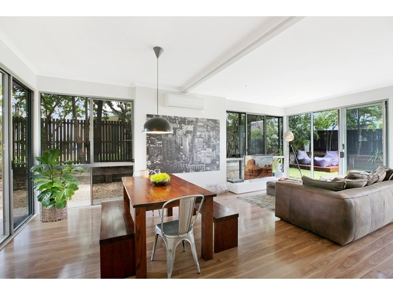 10 Leura Avenue, Hawthorne QLD 4171