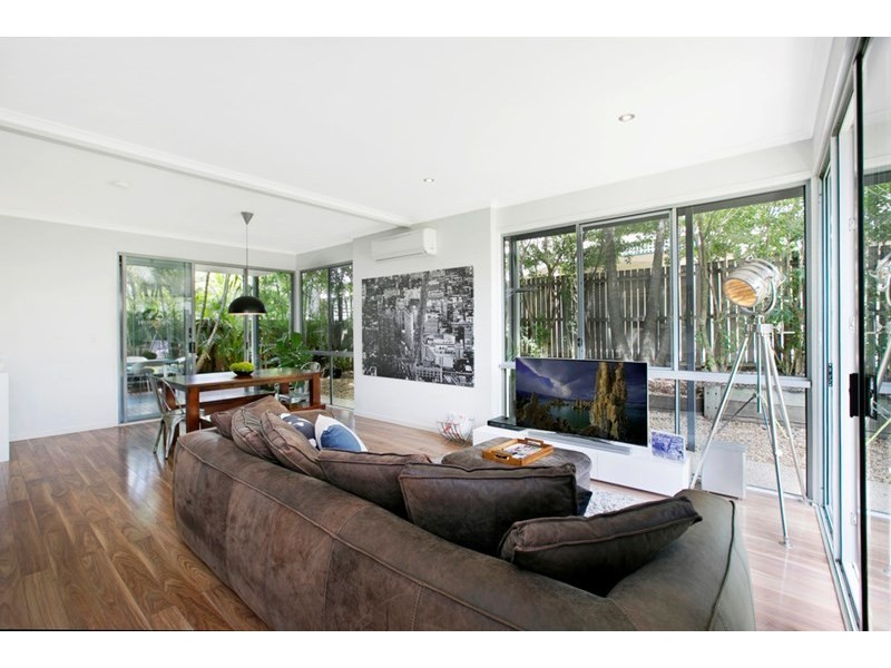 10 Leura Avenue, Hawthorne QLD 4171