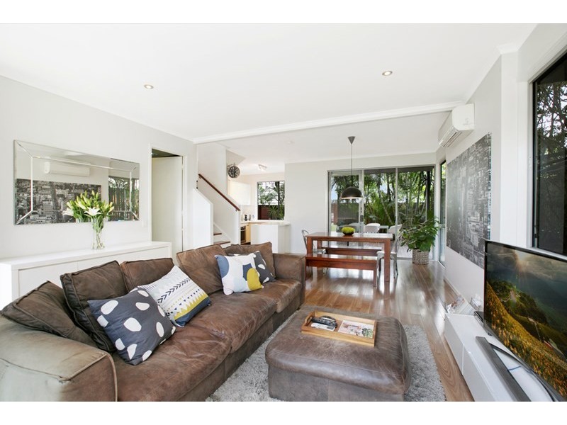 10 Leura Avenue, Hawthorne QLD 4171