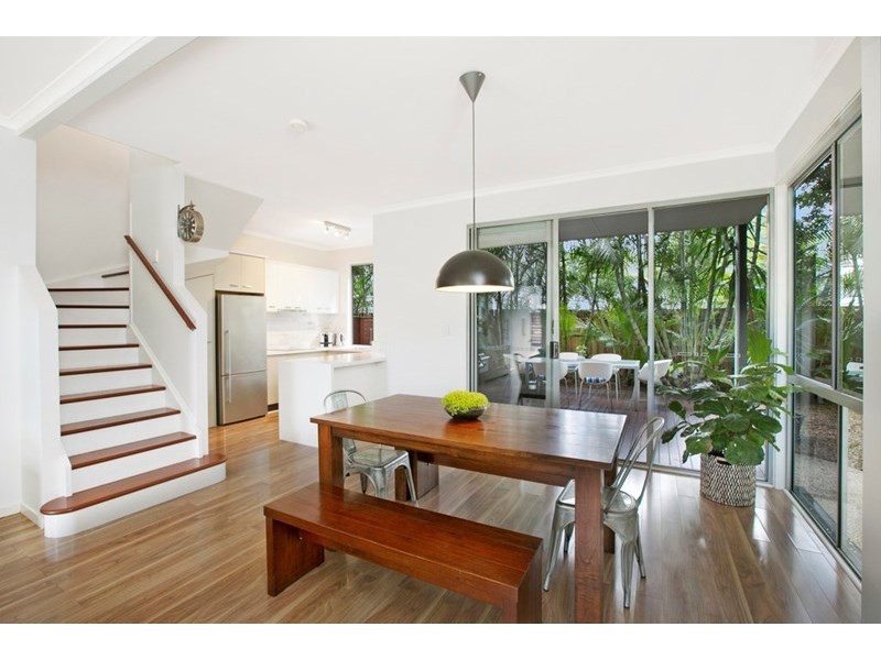 10 Leura Avenue, Hawthorne QLD 4171