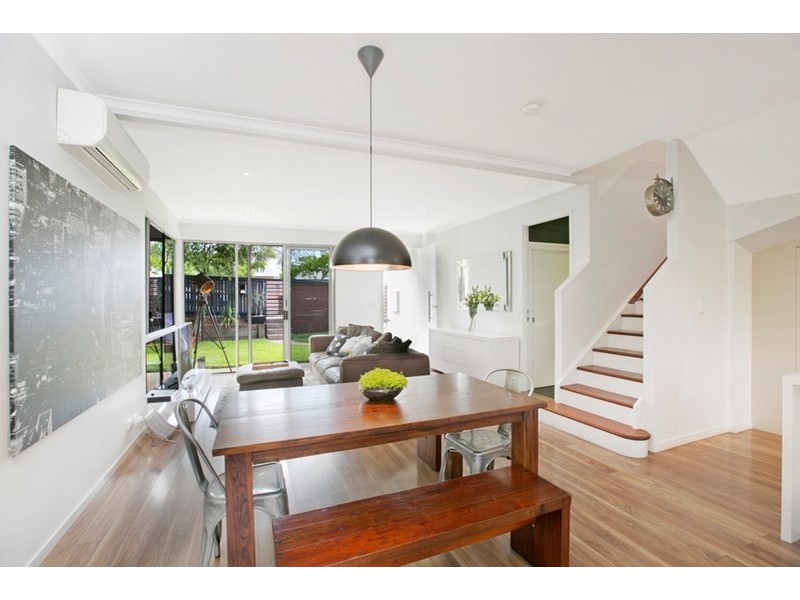 10 Leura Avenue, Hawthorne QLD 4171