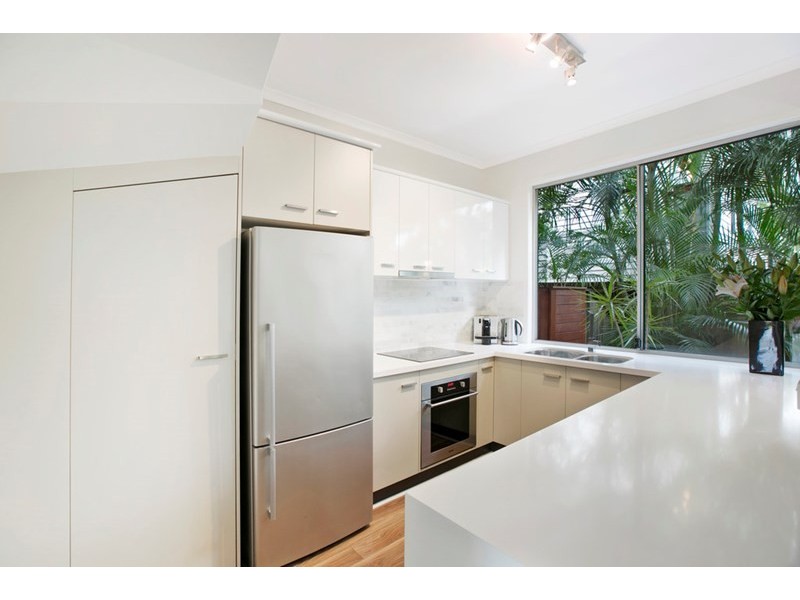 10 Leura Avenue, Hawthorne QLD 4171