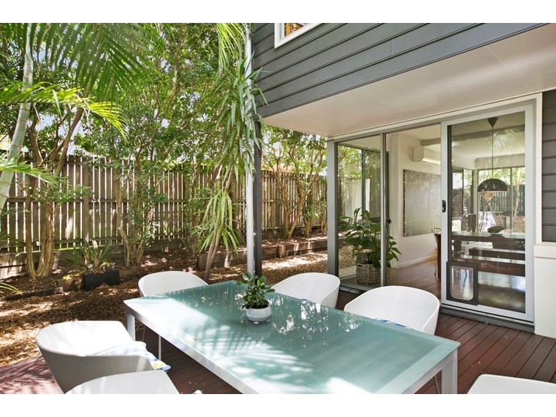 10 Leura Avenue, Hawthorne QLD 4171