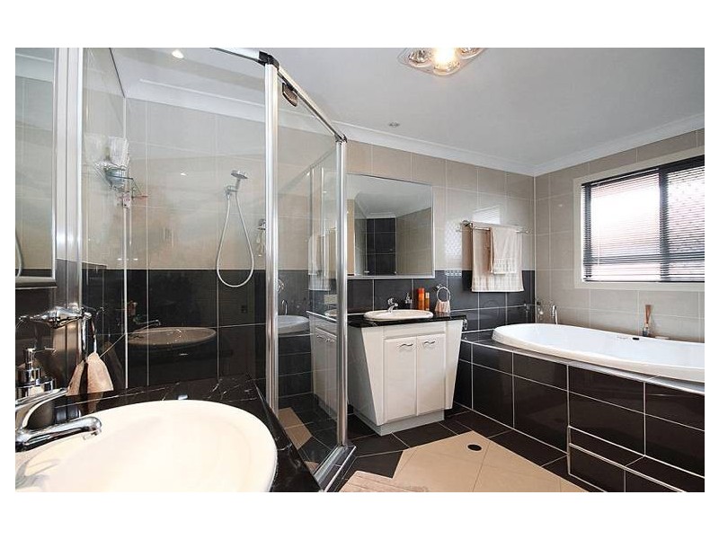 3 Chichester Court, Carindale QLD 4152