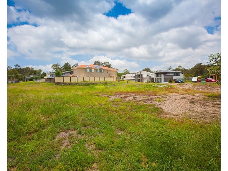 18 Mizen Place, Holland Park West QLD 4121