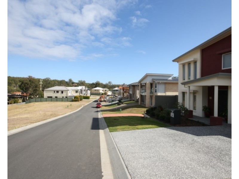 18 Mizen Place, Holland Park West QLD 4121