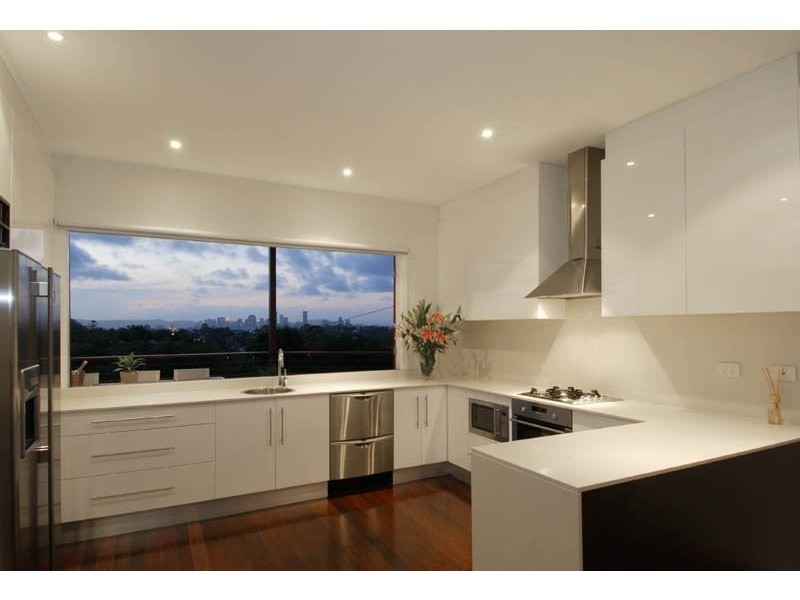 16 Russell Avenue, Norman Park QLD 4170