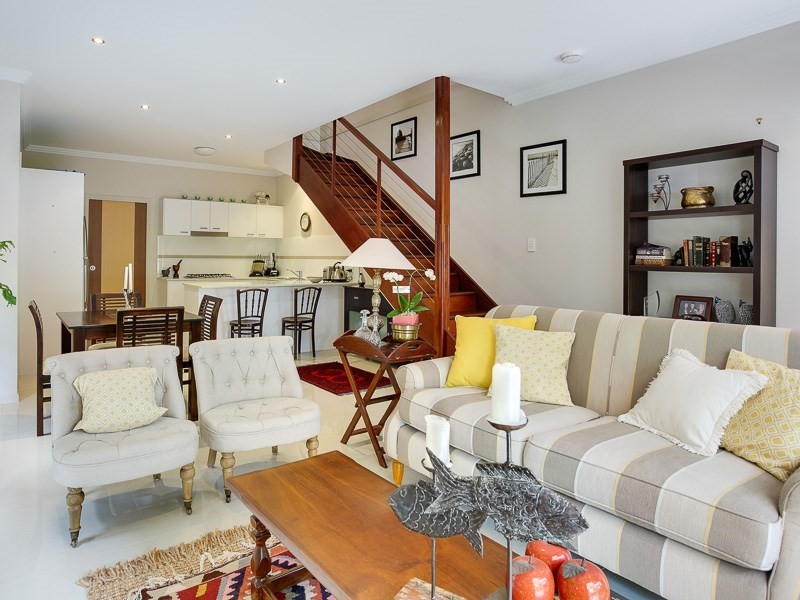 2/381 Bennetts Road, Norman Park QLD 4170