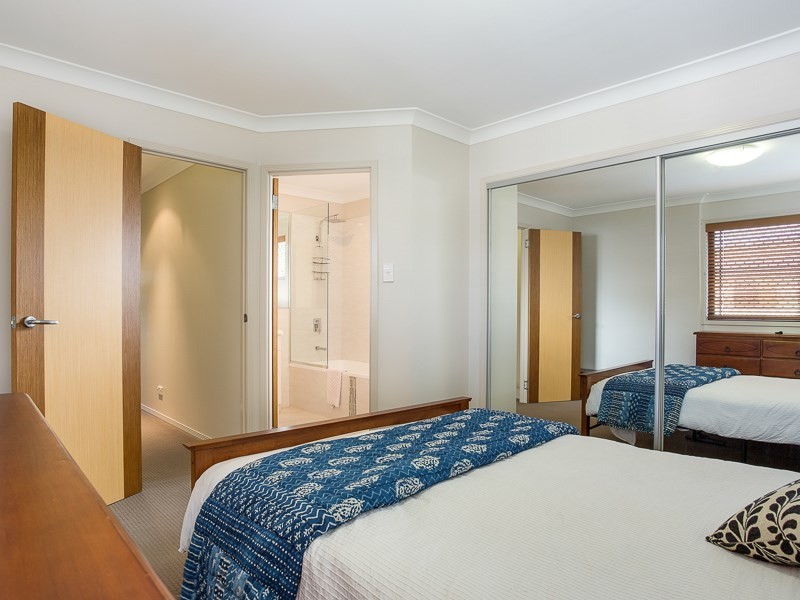 2/381 Bennetts Road, Norman Park QLD 4170