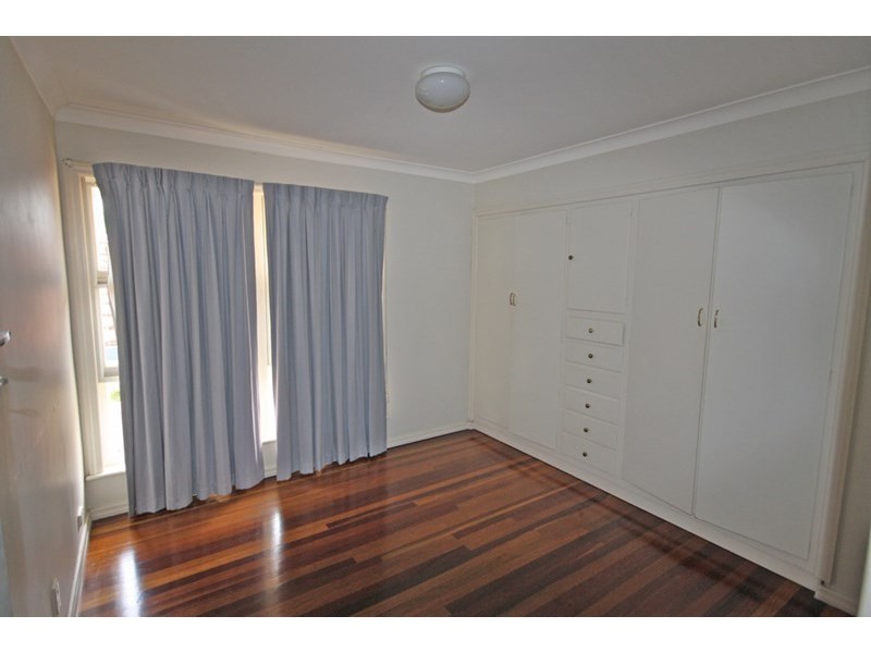 32 Henzell Terrace, Greenslopes QLD 4120