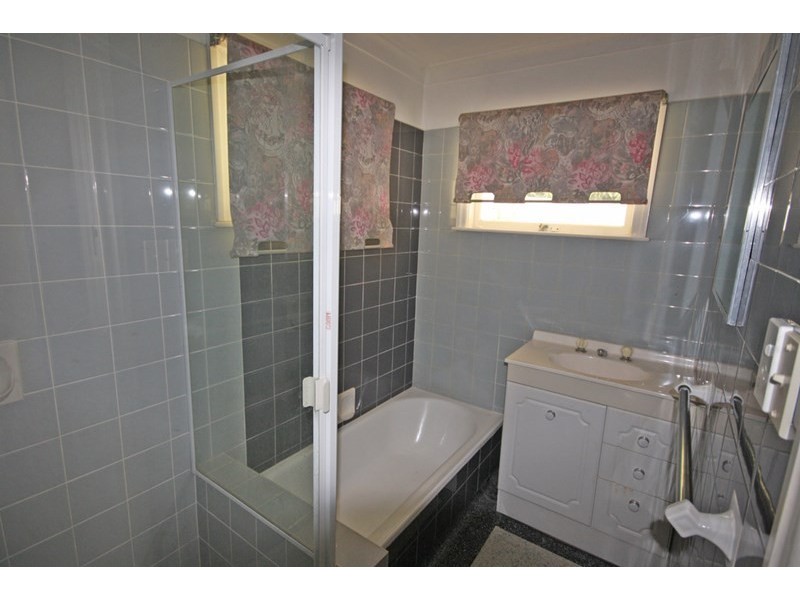 32 Henzell Terrace, Greenslopes QLD 4120