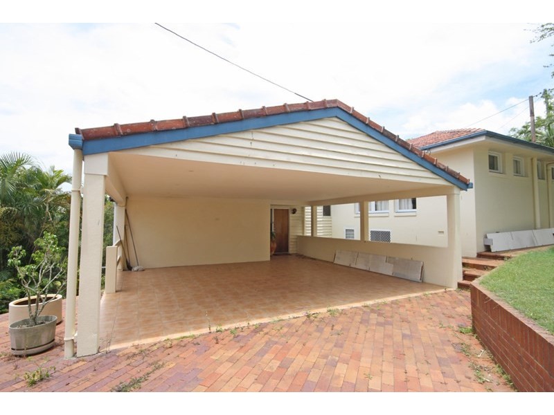 32 Henzell Terrace, Greenslopes QLD 4120