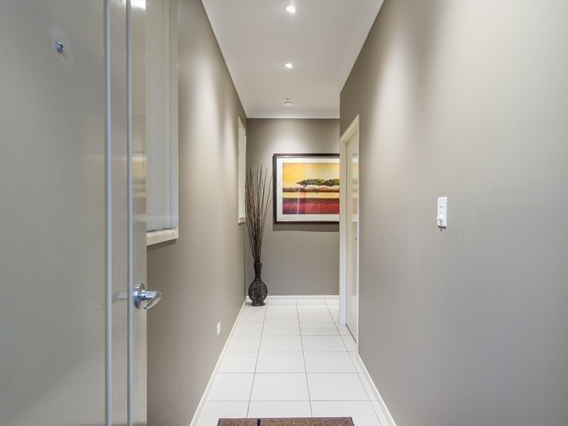 174 Barrack Road, Cannon Hill QLD 4170