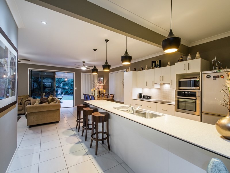 174 Barrack Road, Cannon Hill QLD 4170