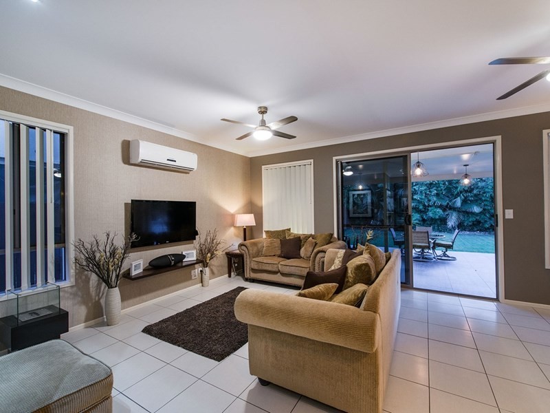 174 Barrack Road, Cannon Hill QLD 4170