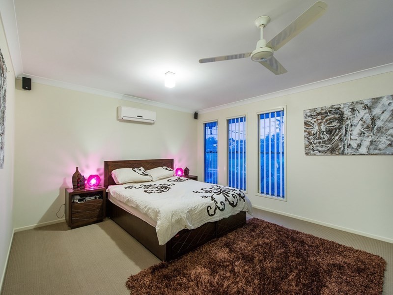 174 Barrack Road, Cannon Hill QLD 4170