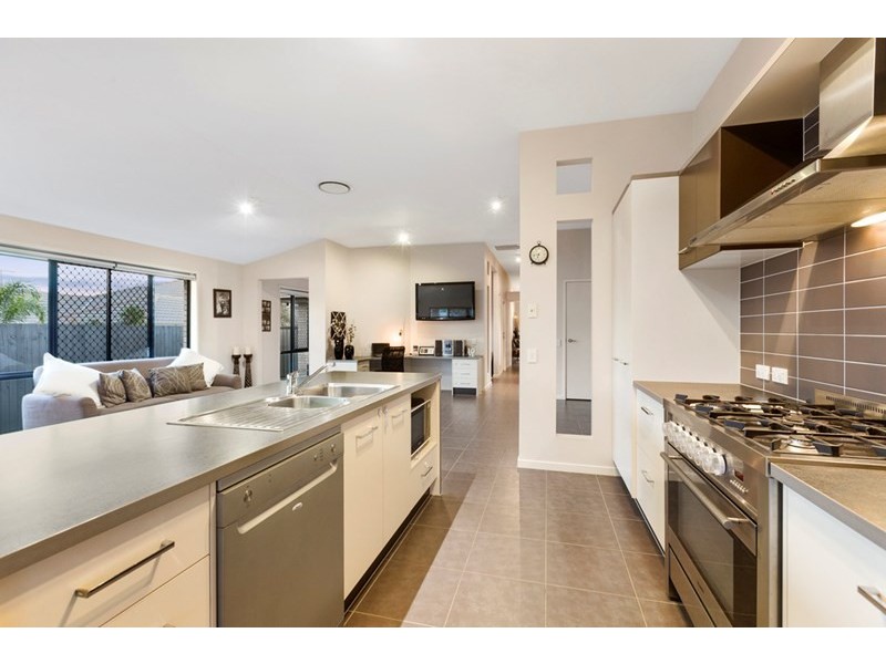 36A Crawford Road, Wynnum West QLD 4178