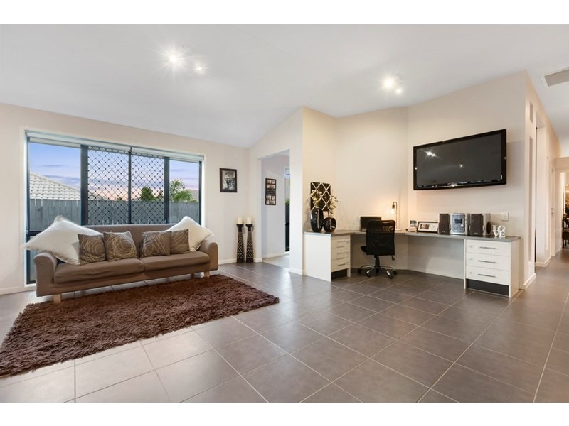 36A Crawford Road, Wynnum West QLD 4178