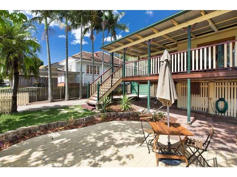 16 Long Street, Camp Hill QLD 4152