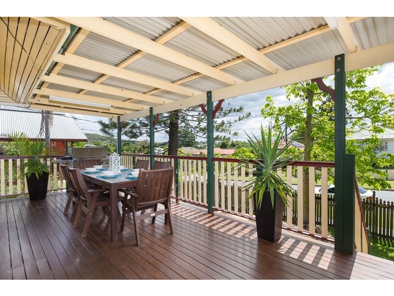 16 Long Street, Camp Hill QLD 4152