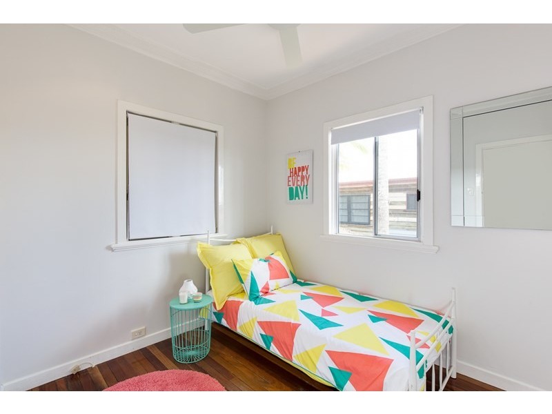 16 Long Street, Camp Hill QLD 4152