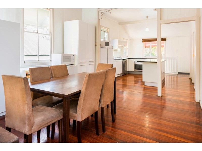 30 Flower Street, Woolloongabba QLD 4102