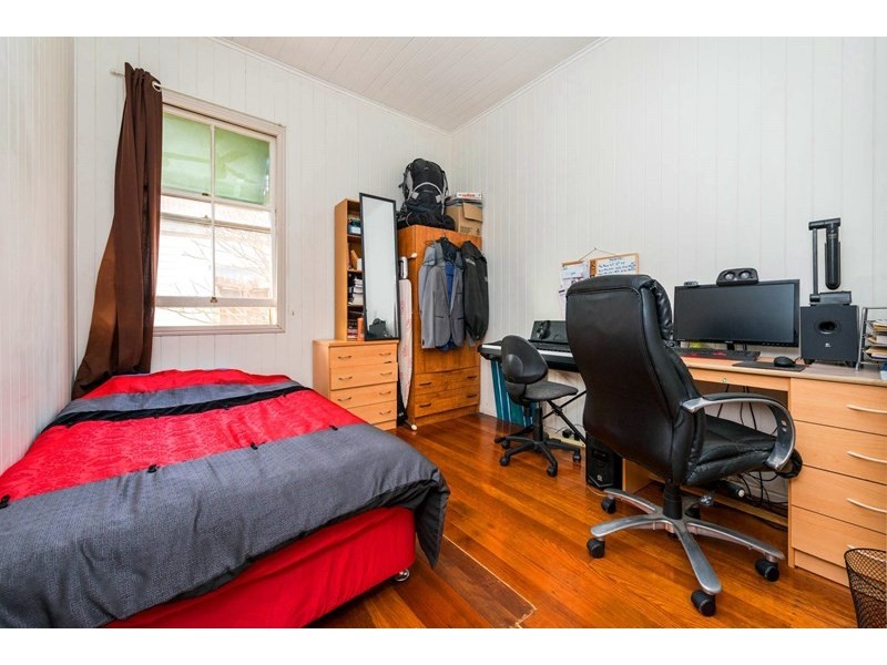 30 Flower Street, Woolloongabba QLD 4102
