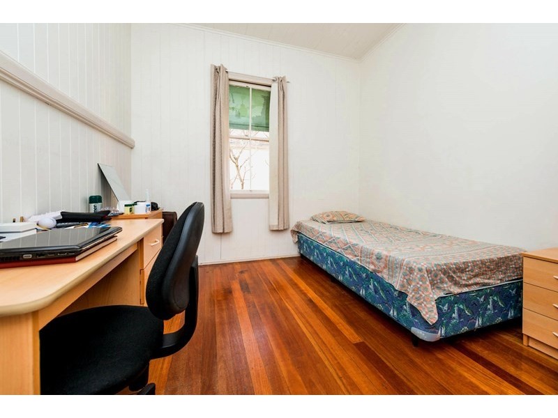 30 Flower Street, Woolloongabba QLD 4102