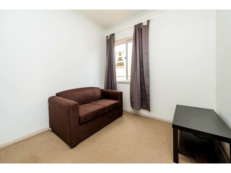 30 Flower Street, Woolloongabba QLD 4102