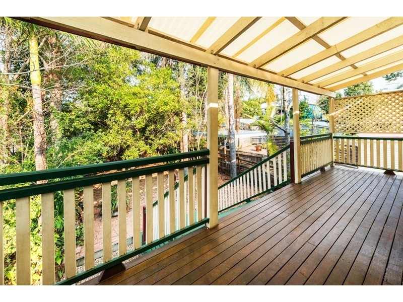 30 Flower Street, Woolloongabba QLD 4102