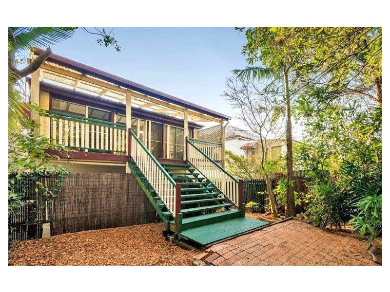 30 Flower Street, Woolloongabba QLD 4102
