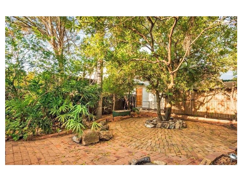 30 Flower Street, Woolloongabba QLD 4102