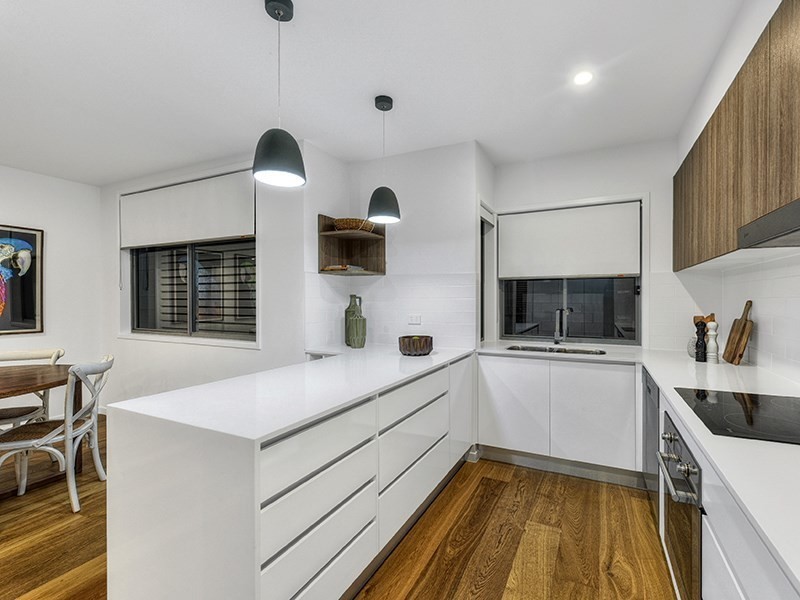 2/21 Pickwick Street, Cannon Hill QLD 4170