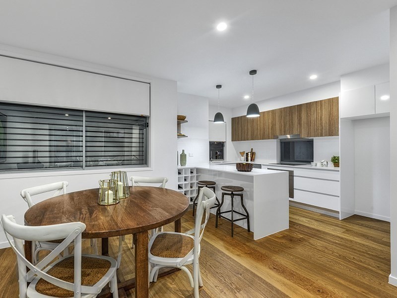 2/21 Pickwick Street, Cannon Hill QLD 4170