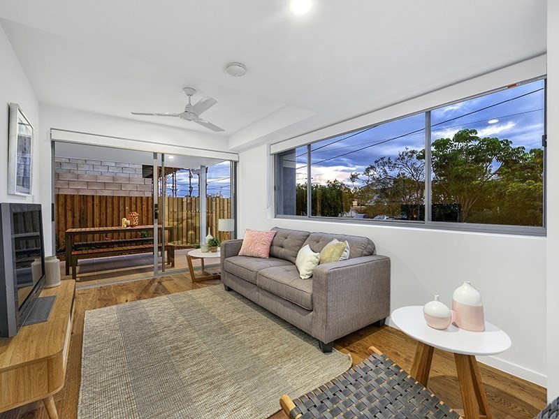 2/21 Pickwick Street, Cannon Hill QLD 4170