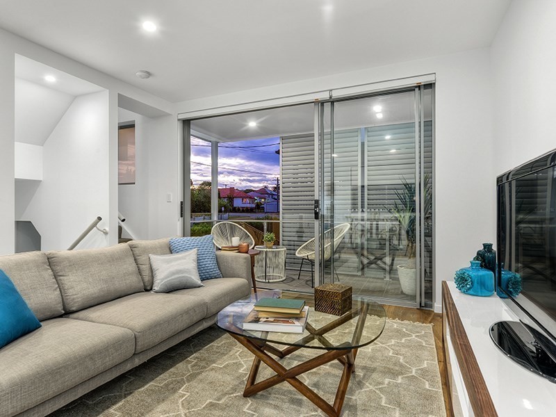 2/21 Pickwick Street, Cannon Hill QLD 4170