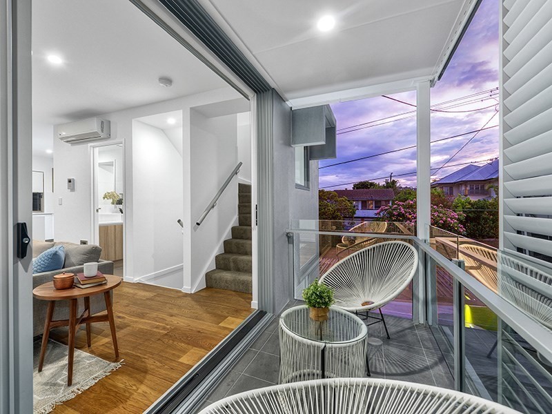 2/21 Pickwick Street, Cannon Hill QLD 4170
